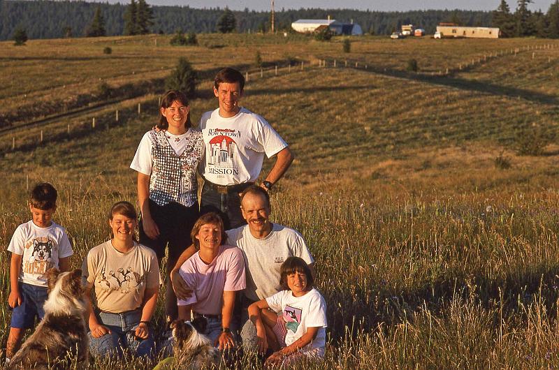 1995-07 White Salmon Jeanne and Steves Cabin 02.jpg